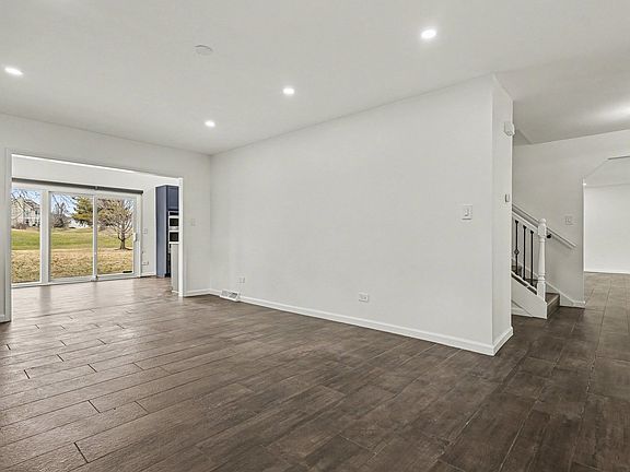 5th image of 3002 N Maple Tree Ln