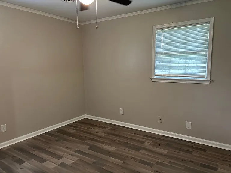 2724 Forsyth Ln — Photo 9