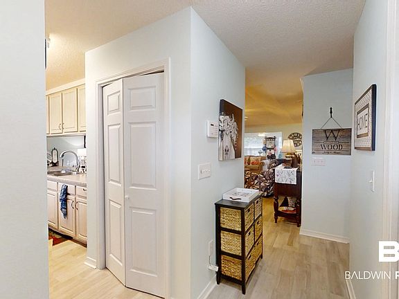 5th image of 9389 Villas Dr #2