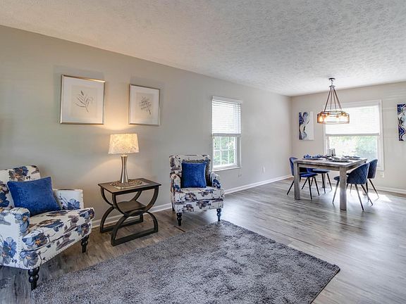 3rd image of 7871 Hollow Oak Ct
