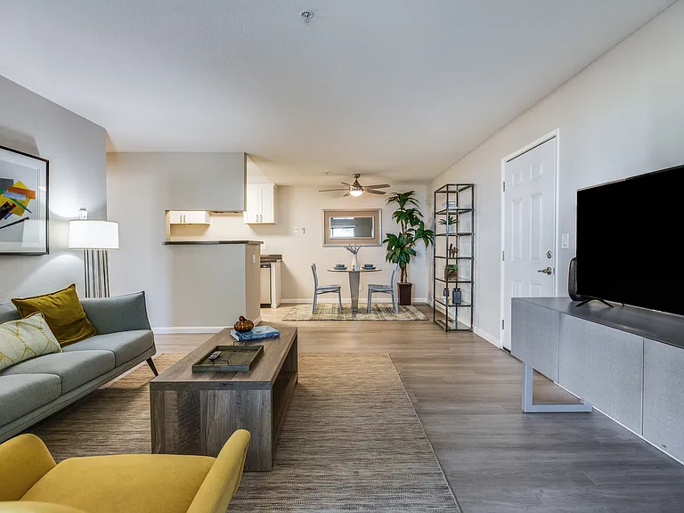 The Dutton Apartments — Photo 33