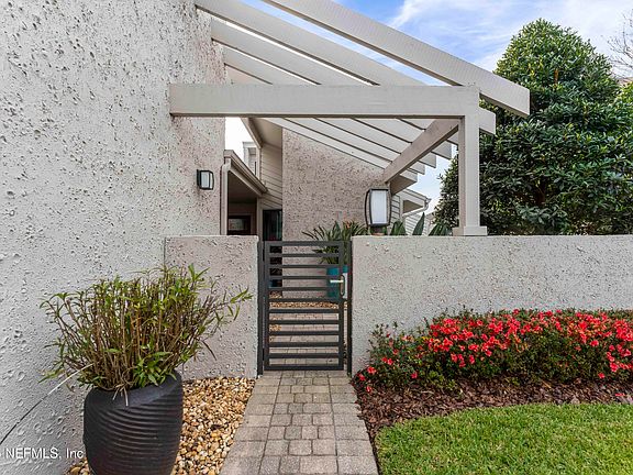 4th image of 36 LAKE JULIA Drive S