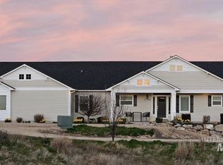 27204 Serenity Ln, Caldwell, ID 83607