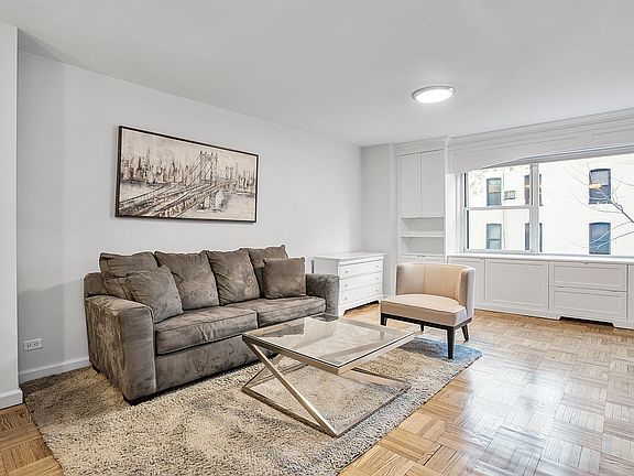 4th image of 251 E 51st St APT 3G