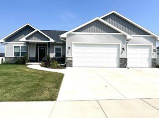 N9340 Mulholland Ln, Appleton, WI 54915