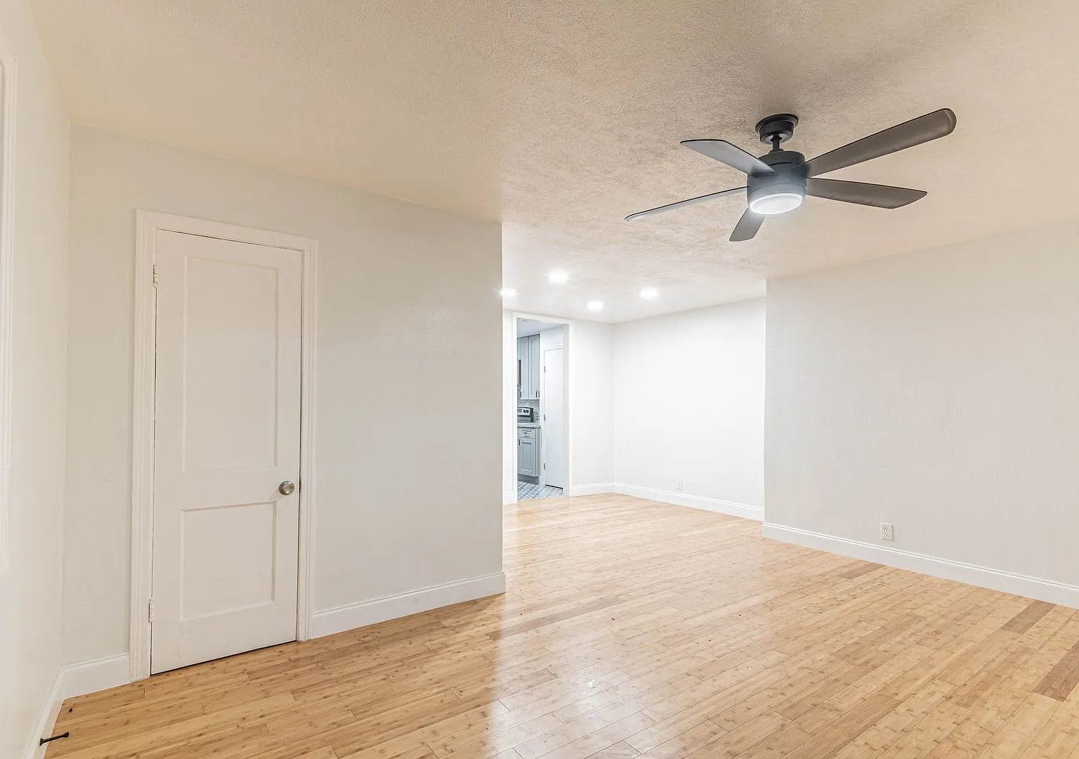 Rosewood 2303 #1 — Photo 4