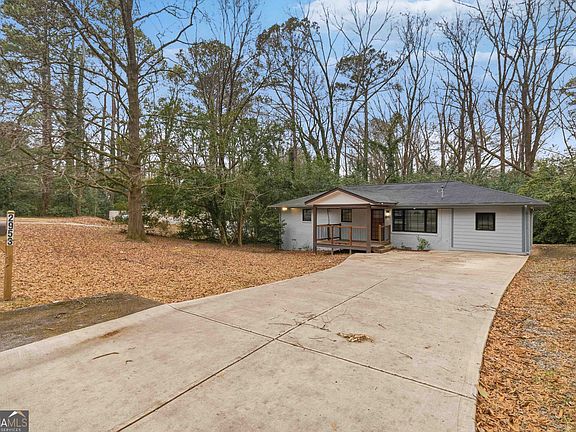 2nd image of 2953 Meadowview Dr SE