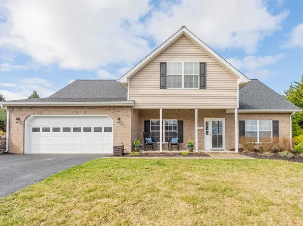 435 Windsor Dr, Christiansburg, VA 24073