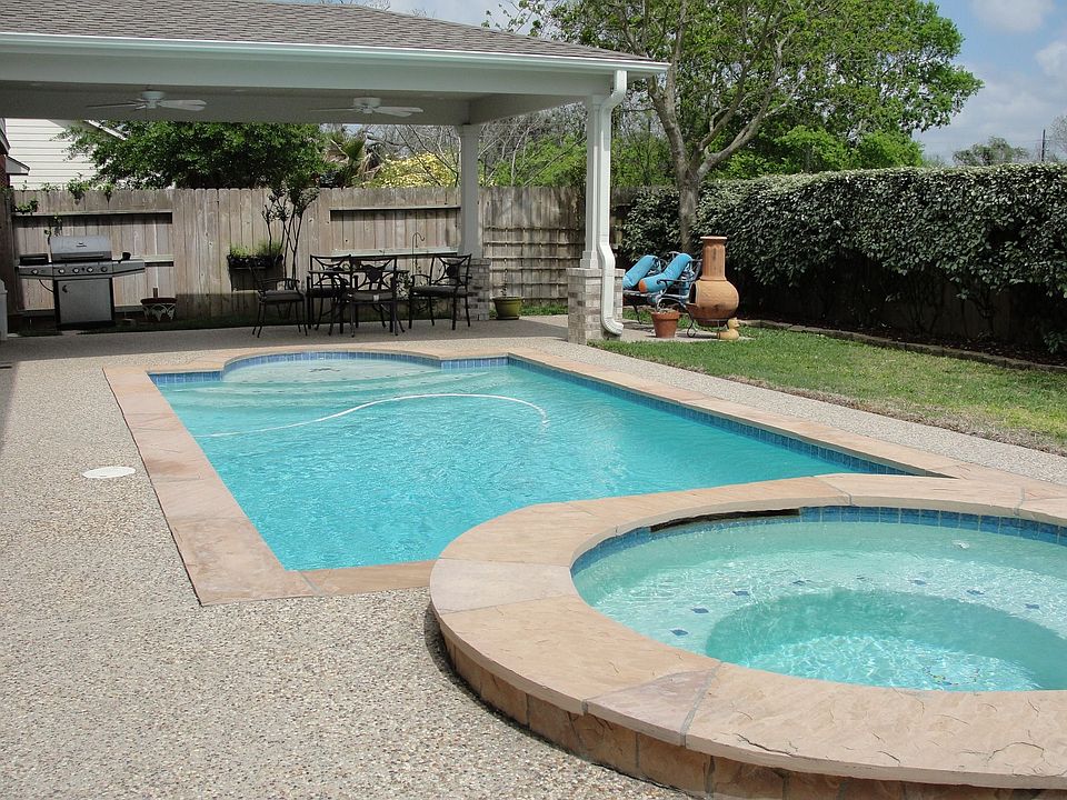 Back yard and Pool