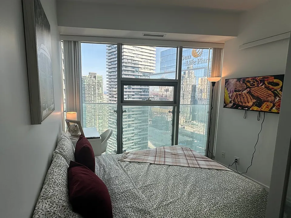 14 York St #3603A