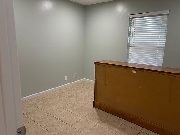 5th image of 3217 Johnston St #1