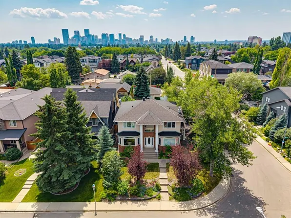 739 N 24th Ave NW, Calgary, AB T2M 1X8