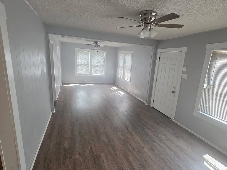 211 W Huff Ave #A — Photo 3