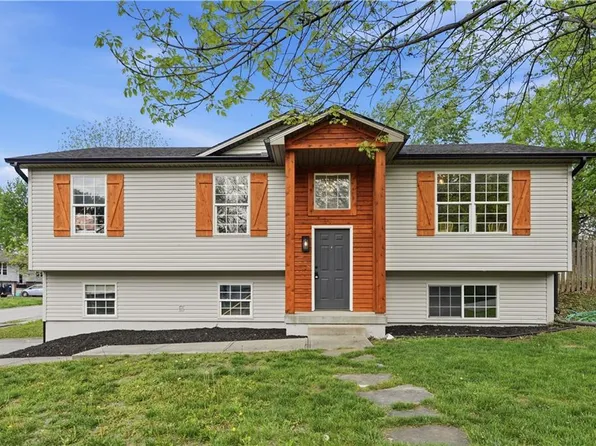 1705 SE Piccadilly St, Blue Springs, MO 64014