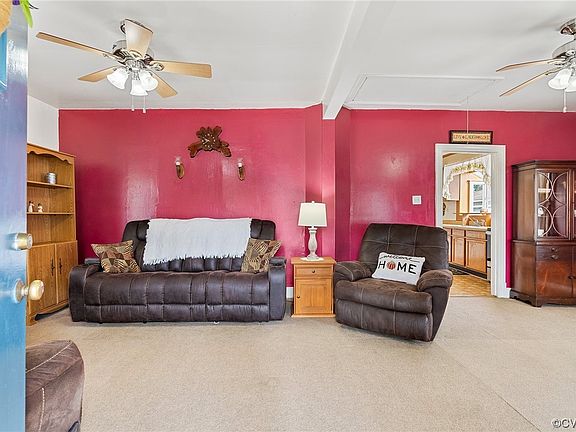 5th image of 218 N Juniper Ave