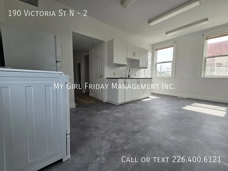 190 Victoria St N #2 — Photo 3