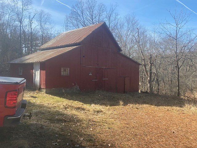 2nd image of 86 Ritts Farm Rd