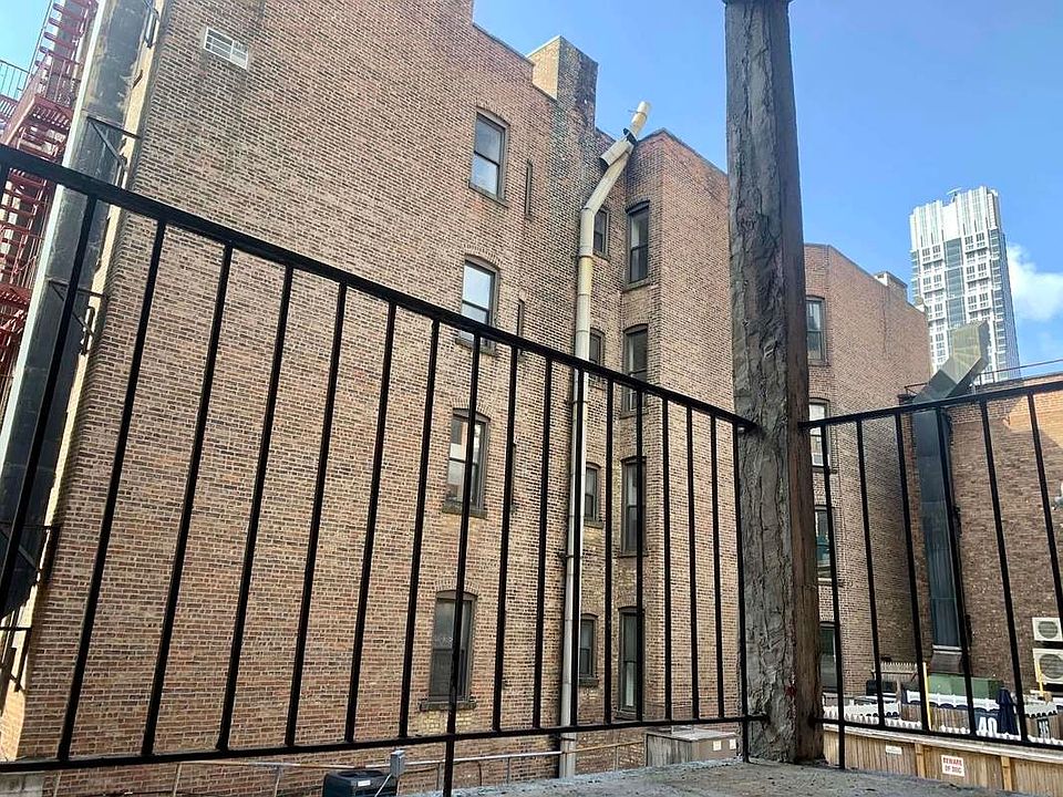 1st image of 70 W 71st St #3H1
