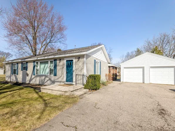 7187 Hubbard St, Lexington, MI 48450