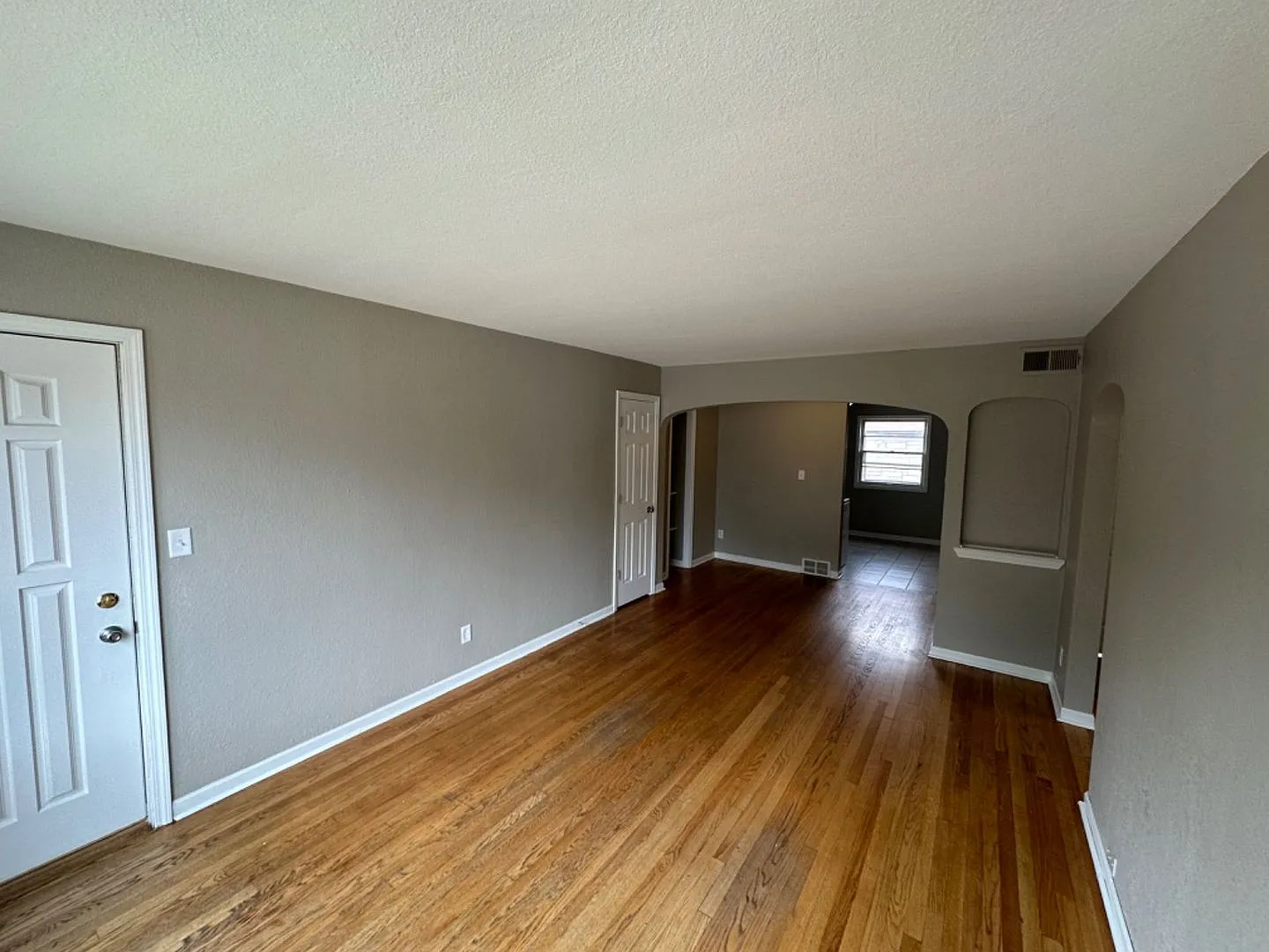 1243 Glenview Ave (4 unit) — Photo 1