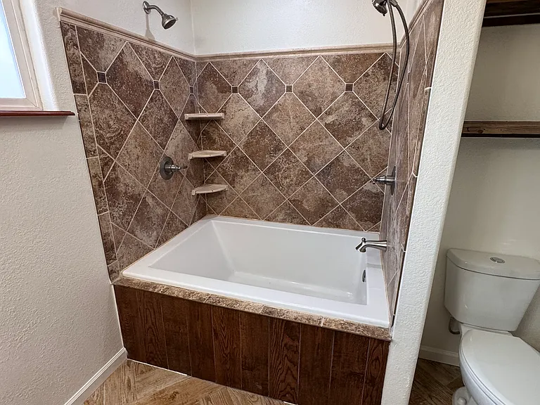 Linda Vista Dr — Photo 4