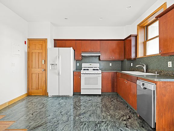 3rd image of 625 Washington Ave #1F