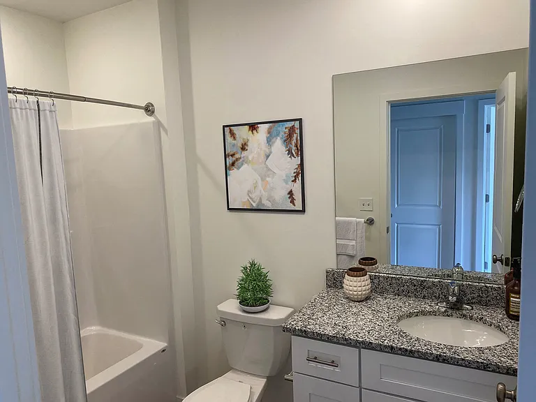 Elmwood Lake Apartments — Photo 7