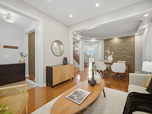 3rd image of 100 Southlake Blvd