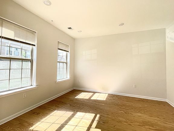 4th image of 2 Gala Ct