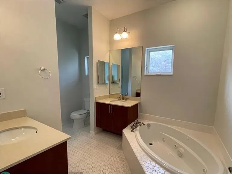 372 SW 14th Ave #372 — Photo 19