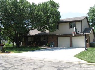 705 Colonial Ct, Salina, KS 67401