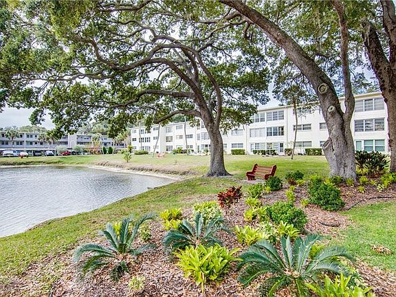 4th image of 1020 De Leon Dr #203