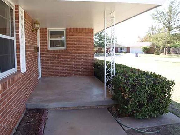 3rd image of 1605 NW 32nd St
