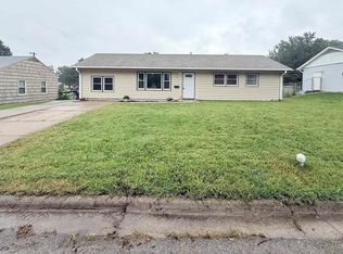 925 S Garfield St, Junction City, KS 66441