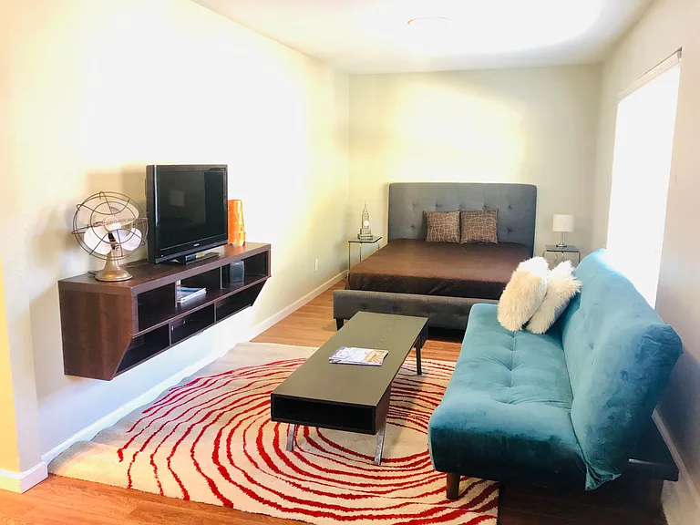 1621 Belle Pl — Photo 4