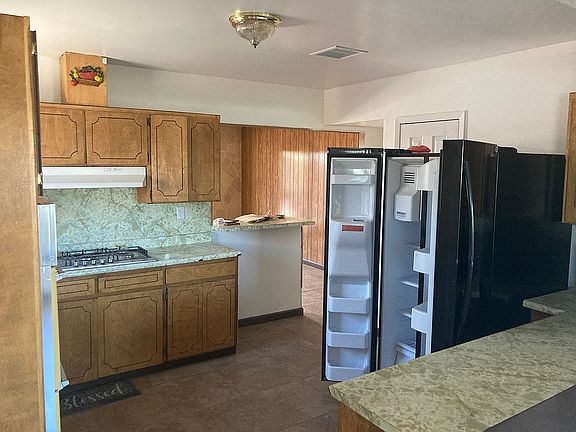 4th image of 416 Carmelita Cir