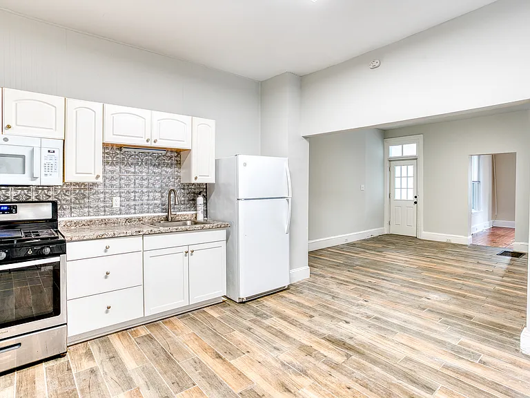 75 Ellis St — Photo 10