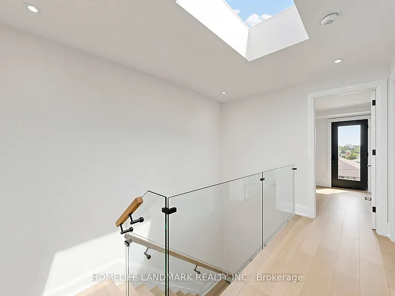 750 Glengrove Ave W #B — Photo 29
