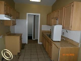 2nd image of 17111 Dolores St