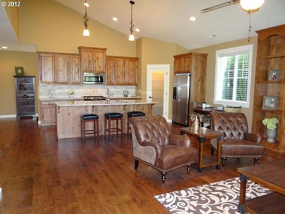 4th image of 2317 NE 125th Way