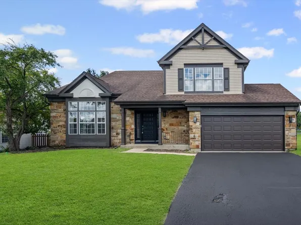 1740 Bradford Ln, Crystal Lake, IL 60014