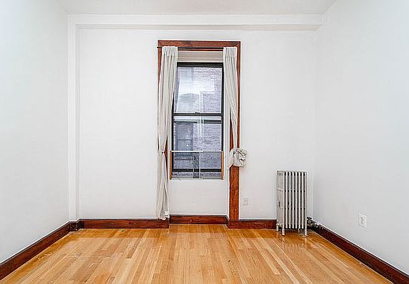 5th image of 602 W 157th St