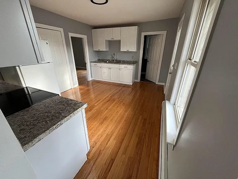 129 N Elm St #1 — Photo 4