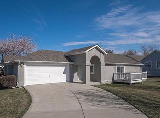 7903 N Locust St, Gladstone, MO 64118