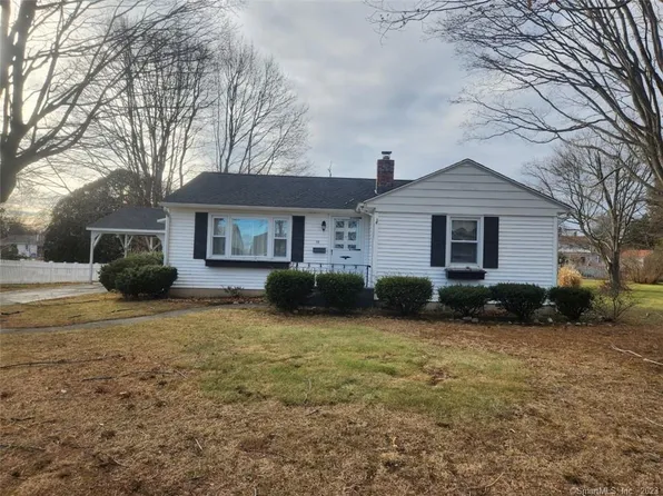 29 Whitewood Street, Old Saybrook, CT 06475