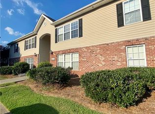 1960 Crest Hollow Dr APT 201, Winston Salem, NC 27127