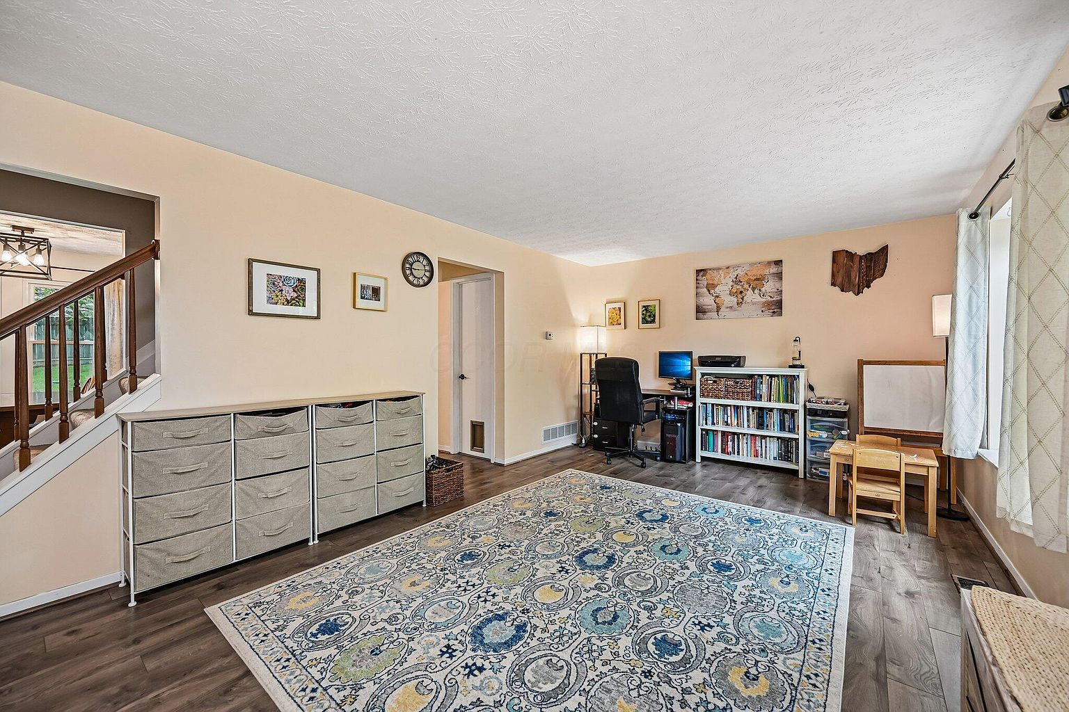 Listing photo 3 for 569 Meadows Blvd