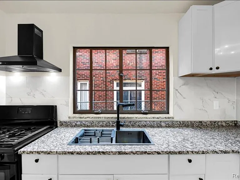 4000 Tyler St — Photo 17