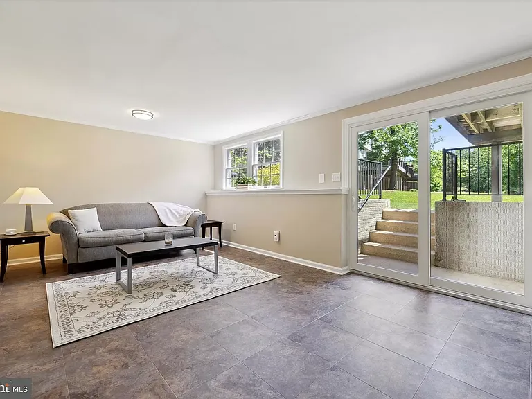 701 Kilduff Ct — Photo 17