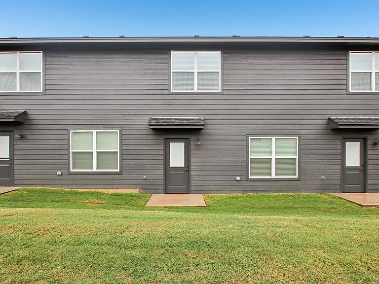 Reserve on 29th Townhomes — Photo 59